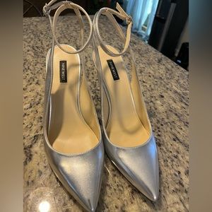 Nine West Sling Back Silver Heels Size 11. $25